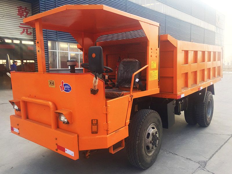 12噸礦用運(yùn)輸車