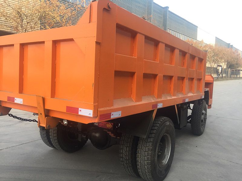 12噸礦用運(yùn)輸車
