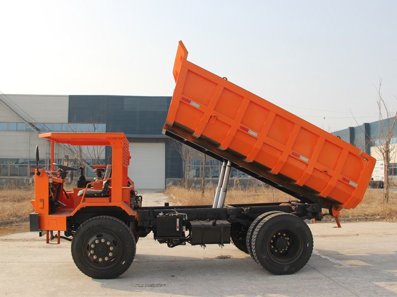 16噸礦用運(yùn)輸車 